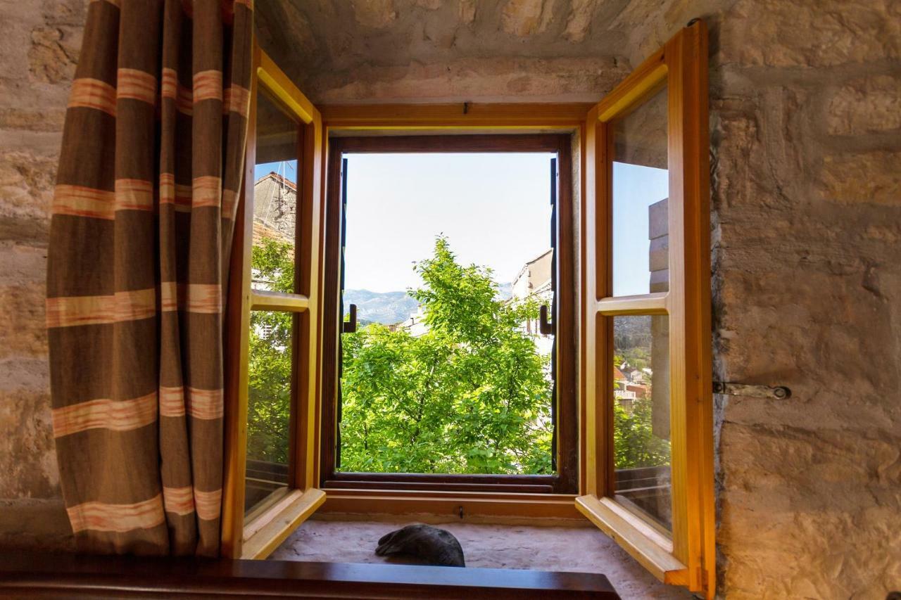 Old Small Stone House Zrnovo Exterior photo