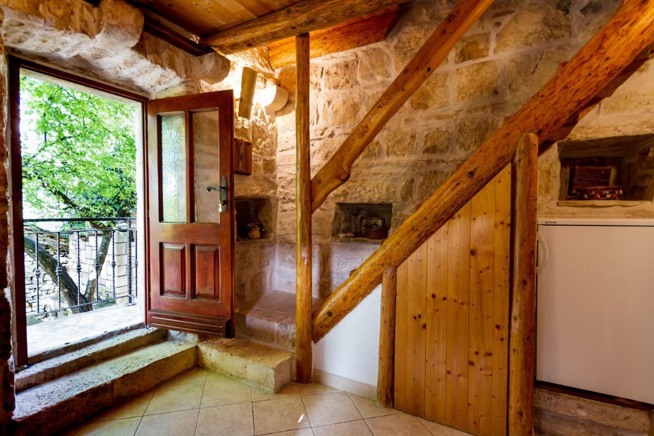 Old Small Stone House Zrnovo Exterior photo