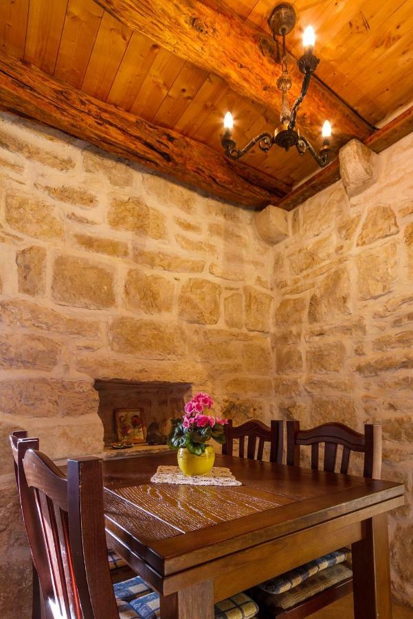 Old Small Stone House Zrnovo Exterior photo